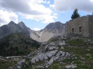 sullo sfondo il Col Peygu e a sinistra le Grand Peygu