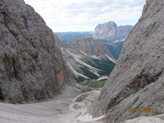 Il vallone di salita per la ferrata est