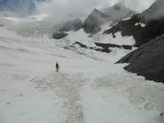 Fede sul nevaio poco prima del rifugio