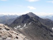 14 - Dalla Punta Serpentiera, cresta verso P.ta Tre Merli e dietro Punta Ramiere