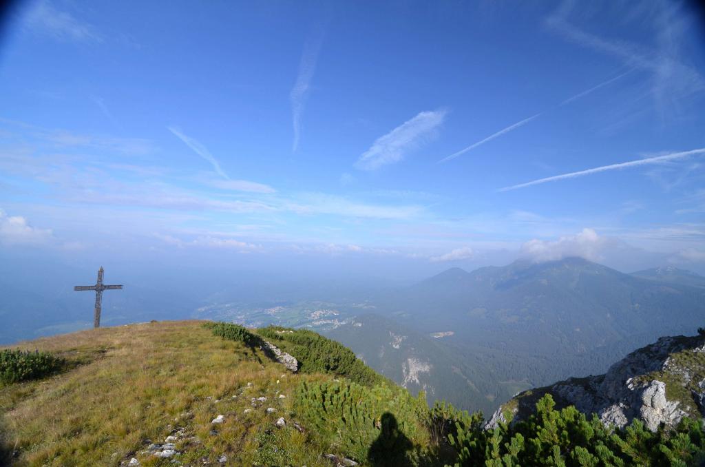 Vetta e scorcio sulla valle