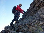 In arrampicata lungo la cresta