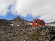 01 - Bivacco Sigot e Truc Peyrous sullo sfondo