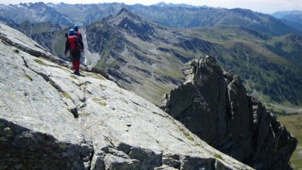 Facile cengia-traverso delle placconate