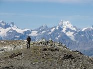 salendo tra i vari passi fourneaux con i ghiacciai francesi di sfondo