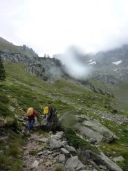 si sale al rifugio sotto il diluvio...