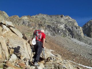 verso le pendici della lunga cresta