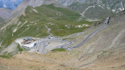 La salita dal colle.....