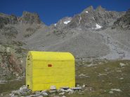 Bivacco Ivrea e a Sx il Deir Vert