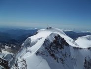 Zumstein e dietro Capanna Margherita