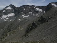 a dx il colle del carro a sx la punta dell'uja