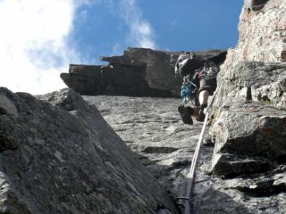 Sotto i tetti della Casin, un alpinista ceco.