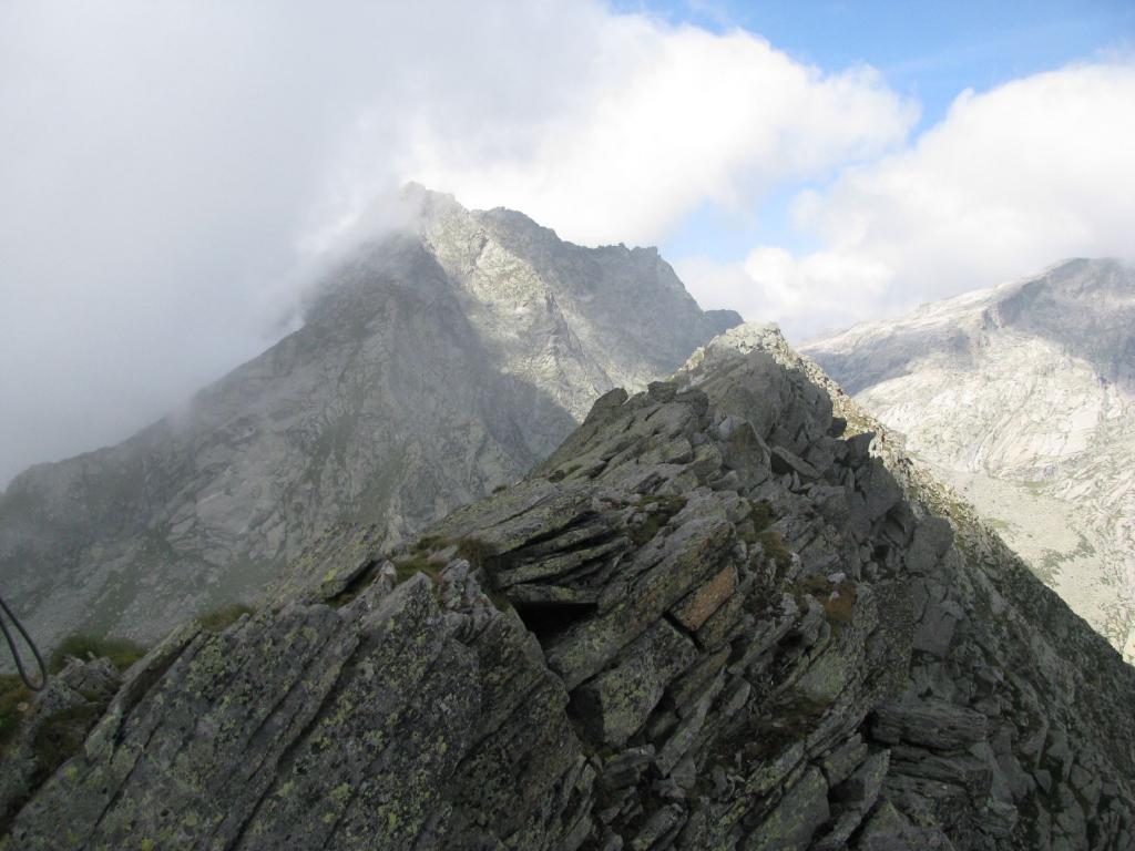 La cresta che unisce le Punte Manda e M. Colombo