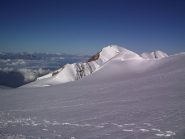 Tutto ben innevato. Salendo verso il colle Gnifetti