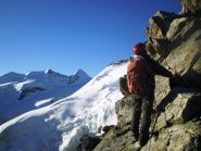 Sullo sfondo la cresta 