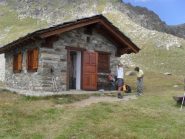 una sostina al bivacco Rosaire Clermont..