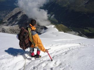 in discesa lungo la normale