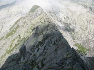 La pianeggiante cresta N-W della Punta Boiretto