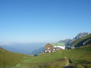 Il rifugio Genova.