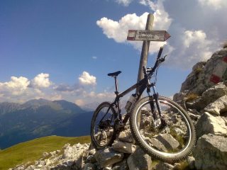 sentiero per il monte agnello