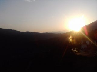 scendendo al tramonto