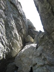L'ultimo camino roccioso con i blocchi incastrati
