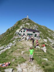 Martina, il rifugio e la cima