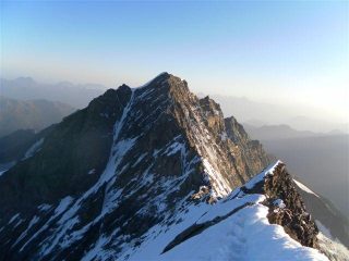 dalla vetta uno sguardo verso il Dom