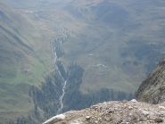 Rifugio Bonatti in basso a dx