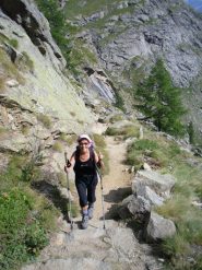 in salita da Pont verso la Croce di Aroley...