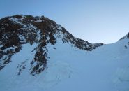 quasi alla base dell'attacco