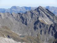 03 - dalla cima dettaglio Bric Bucie e Lago Verde