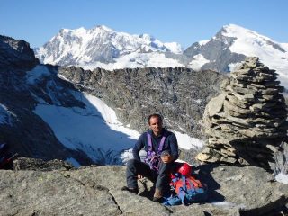 Giuseppe in cima al Loranco