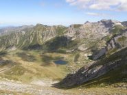 Il lago della Raschera dai pendii della Cima Brignola