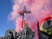 Fumogeni per il 150° della prima salita.