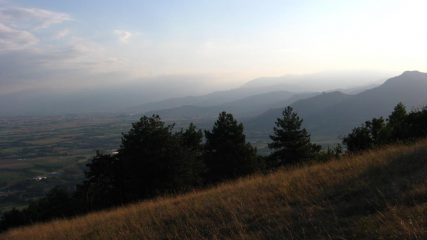 Salendo con vista verso il pinerolese.....