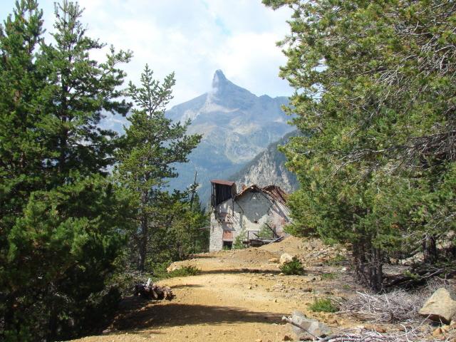 alla minera di Hérin con vista sul monte Avic