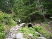 iin salita verso le cascate..