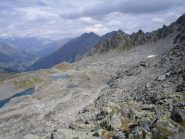 panorama dal colle verso i laghetti sottostanti...