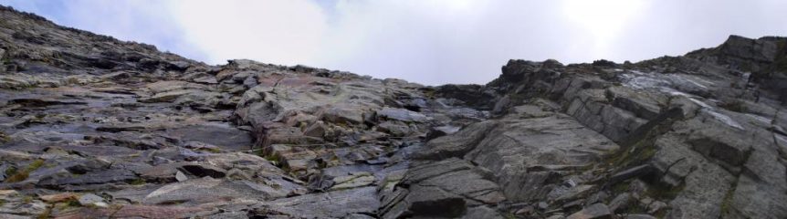 il passaggio con le corde di sicurezza prima del colle...