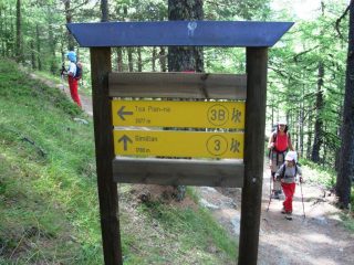 palina provvidenziale a ponente di p. di teppe (il tornante non è indiato sulle cartine)