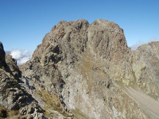 Versante di salita del monte Carbonè, al centro il canale
