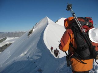 in prossimita' della cima