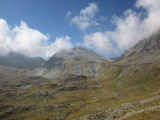parte alta dell'itinerario con la cima al centro