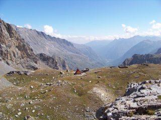 il nuovo bivacco Sartore dalla vetta