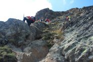 salendo lungo la via ferrata che porta al rifugio...01 (10-9-2011)