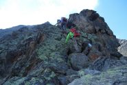 salendo per la via ferrata che porta al rifugio...02 (10-9-2011)