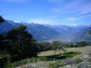 panorama sulla valle centrale  e le vette circostanti..,..