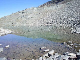 l'arrivo al bel laghetto alpino...