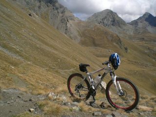 il sentiero di salita al Pas des Invergneux